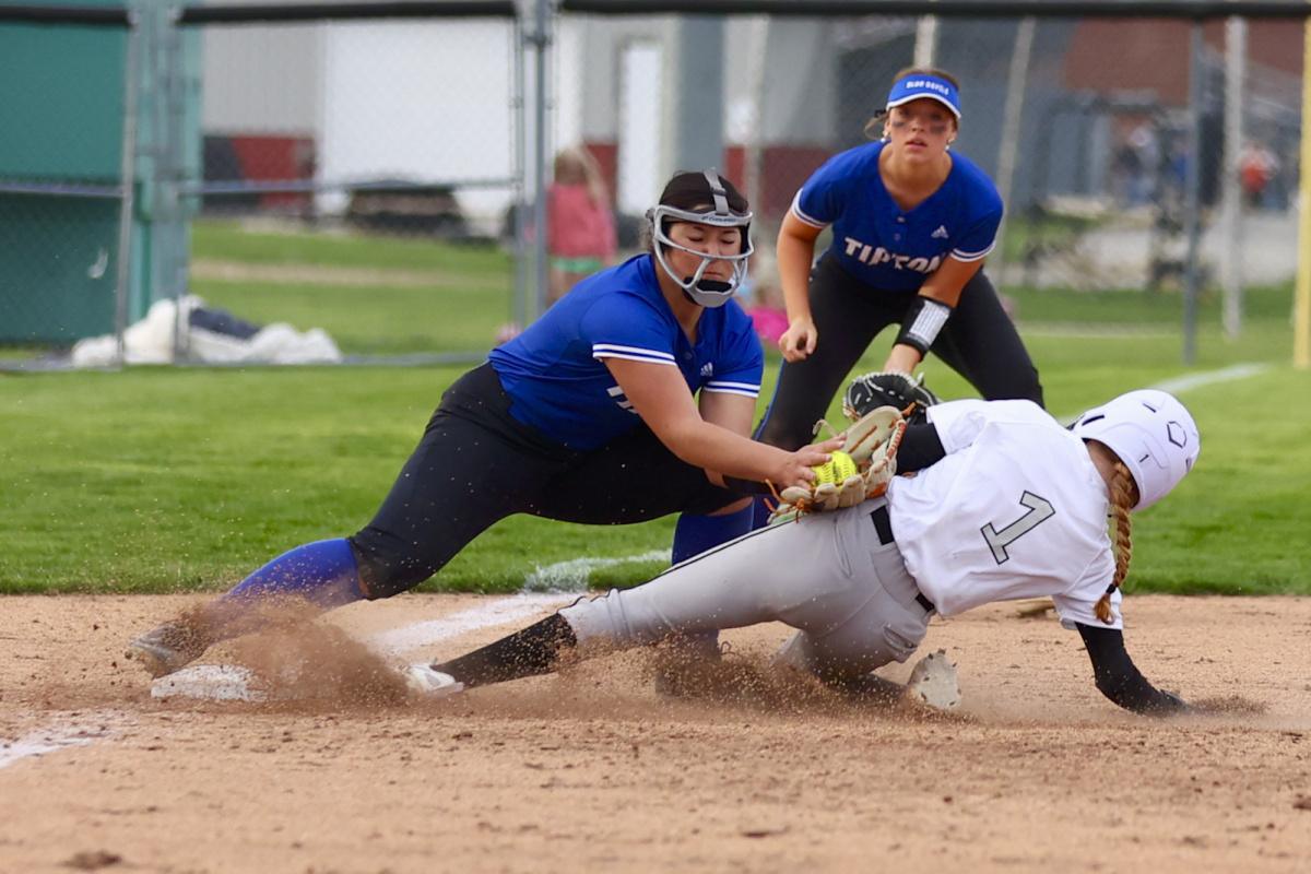 Western pounces on Tipton