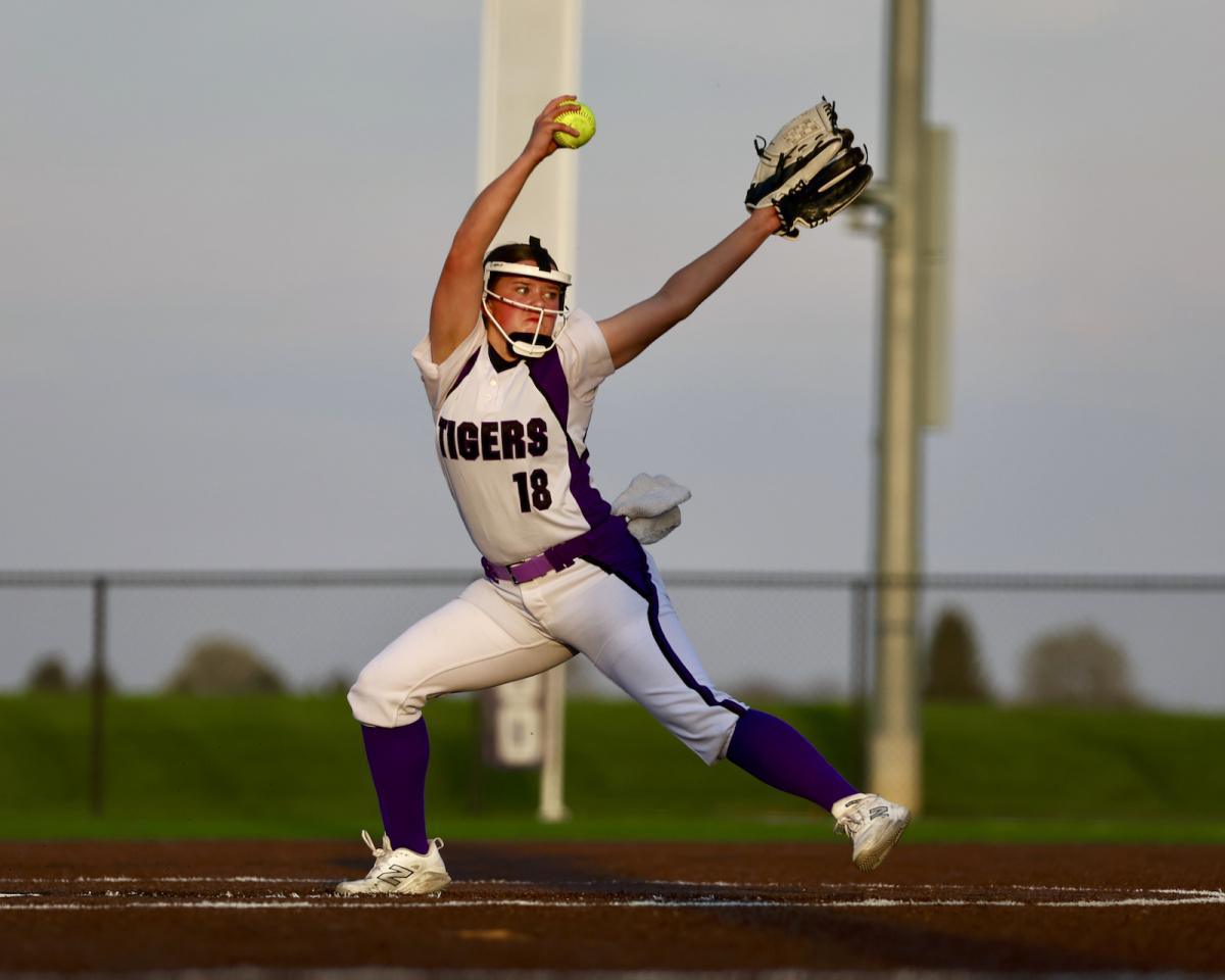 Lady Tigers crush Comets