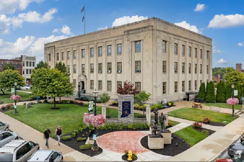 Clerk stumbles with public records