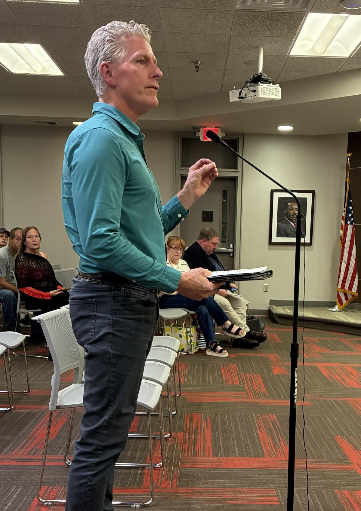 Data center restrictions advanced by council