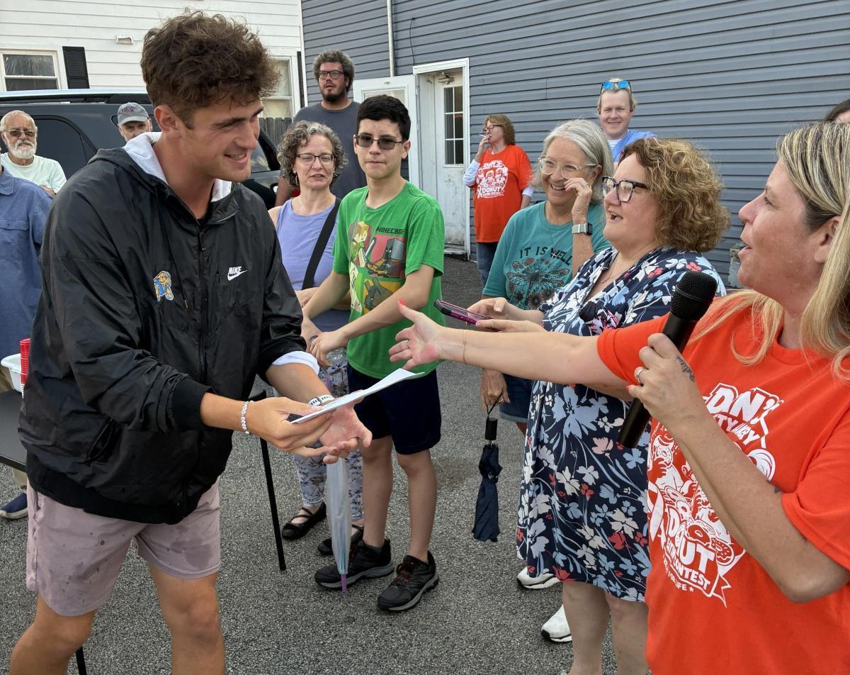 Eaters pound down donuts for Relay