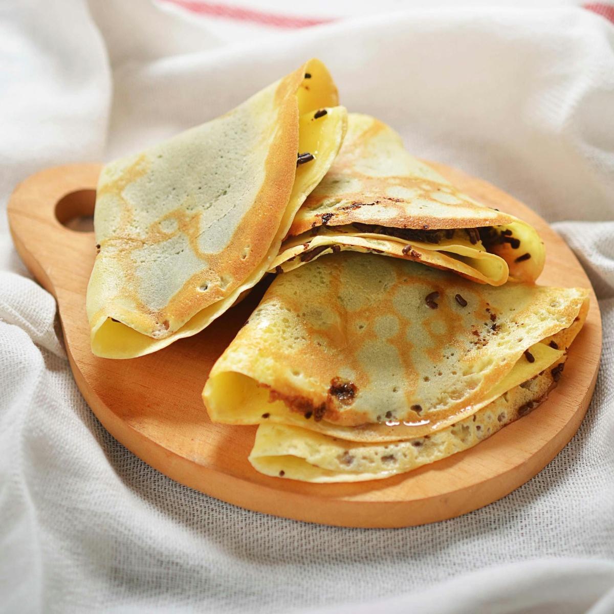 Chandeleur : pourquoi jetons-nous la 1ere crêpe ?
