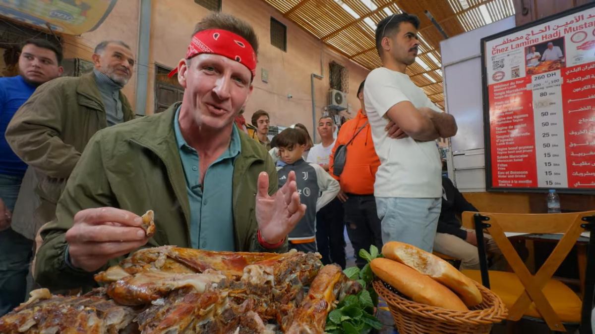 مراكش تحت المجهر: رحلة طعام مذهلة مع "Best Ever Food Review Show" من أزقة المدينة إلى موائد النخبة