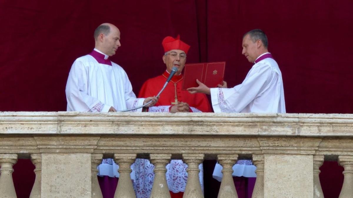 فيديو. الكاردينال ابن مراكش يعلن تنصيب البابا الجديد في الفاتيكان فيديو. الكاردينال ابن مراكش يعلن تنصيب البابا الجديد في الفاتيكان