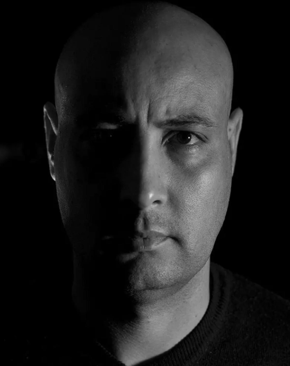 الفصل الدراسي: مرآة المجتمع المغربي في عدسة هشام بناحود الفصل الدراسي: مرآة المجتمع المغربي في عدسة هشام بناحود