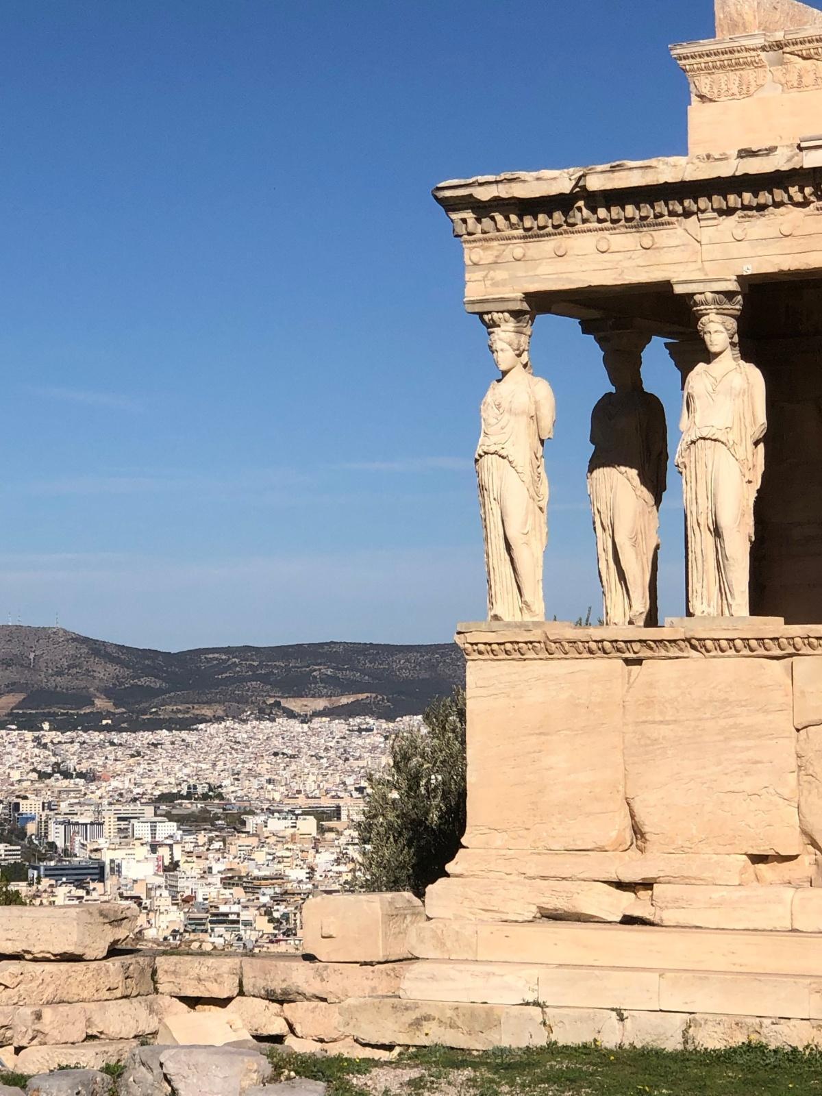 أثينا تحت وطأة السياحة الجامحة أثينا تحت وطأة السياحة الجامحة