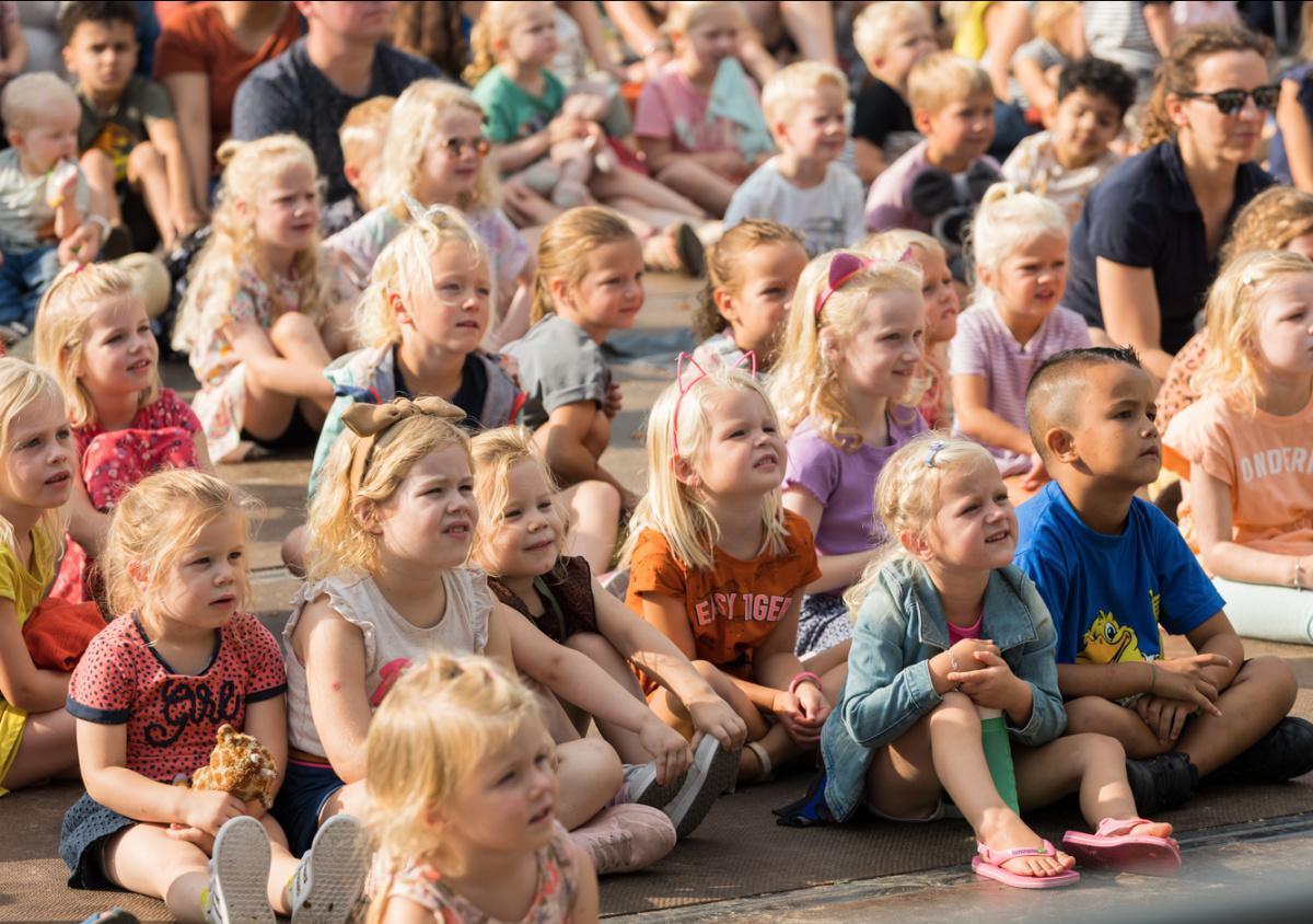 Mega Kids Show 3+ - 14.00 uur