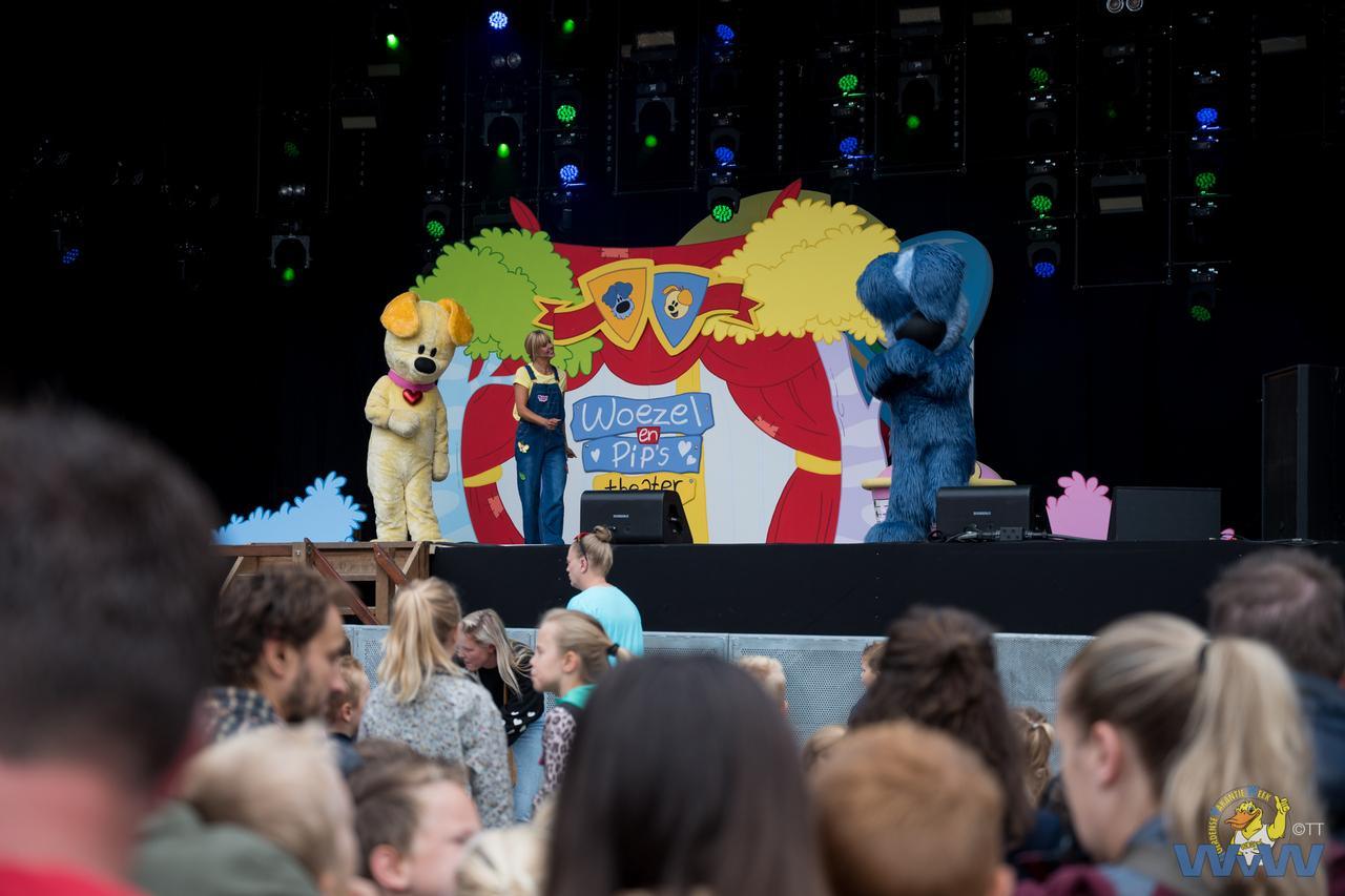 Mega Kids Show-27