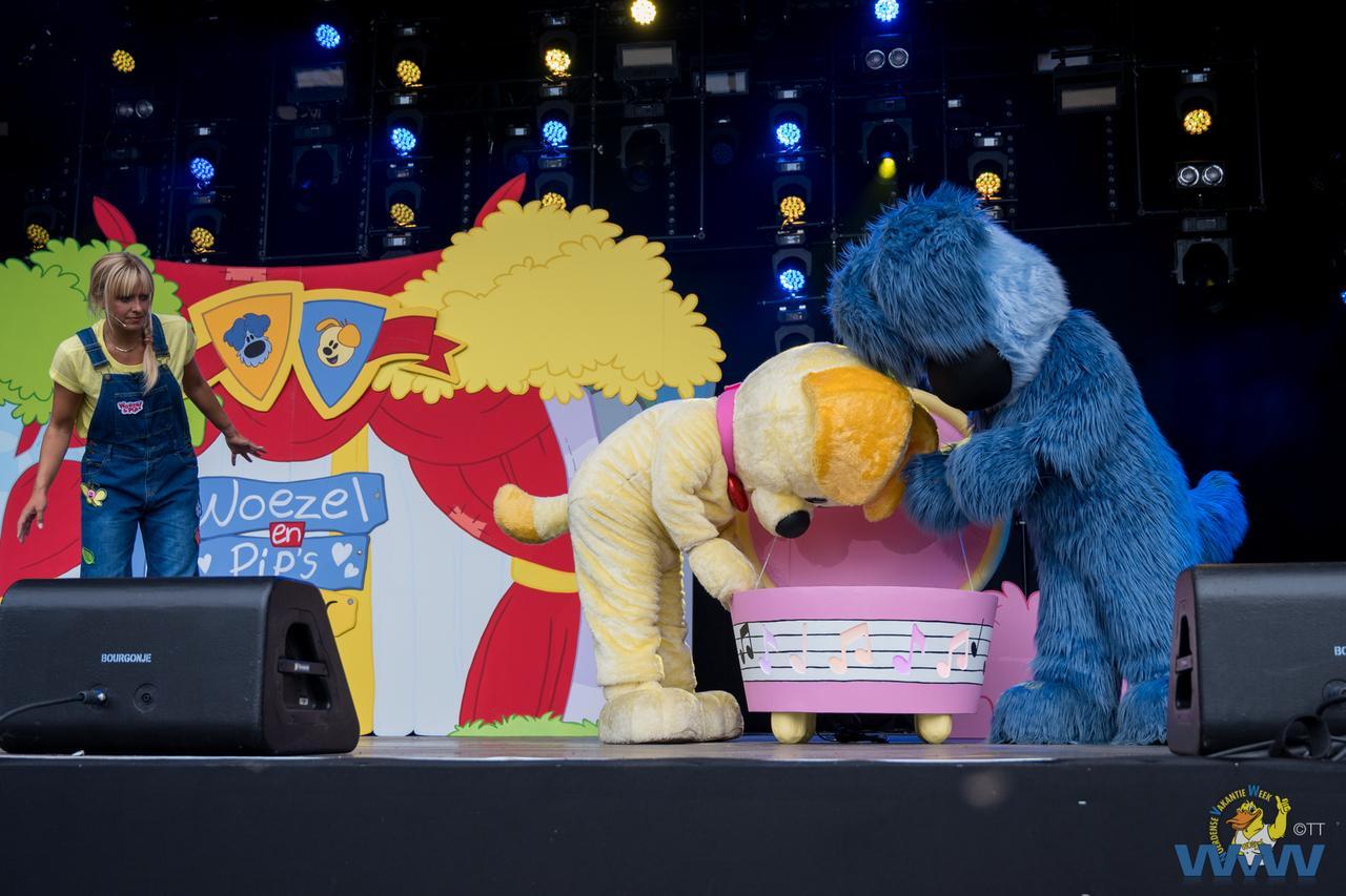 Mega Kids Show-40