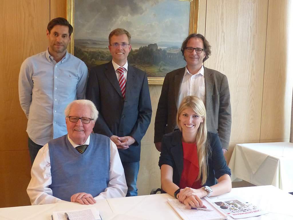 IM INTERVIEW MIT DR. VOGEL IM INTERVIEW MIT DR. VOGEL