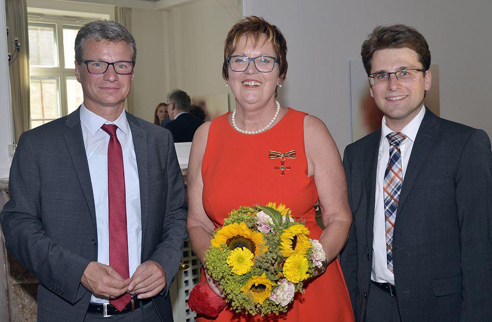 BUNDESVERDIENSTKREUZ BUNDESVERDIENSTKREUZ