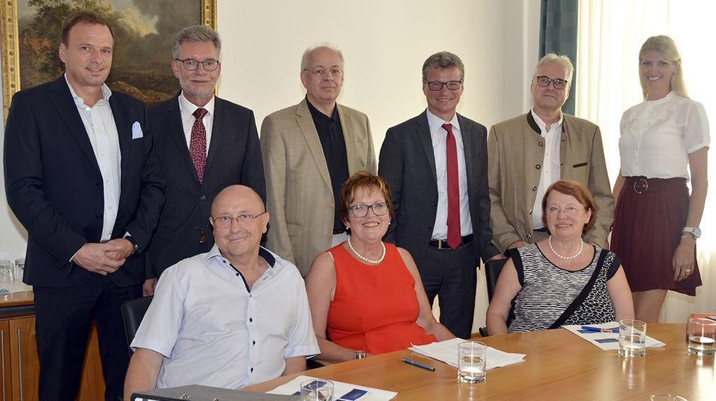 VERSPROCHEN GEHALTEN VERSPROCHEN GEHALTEN