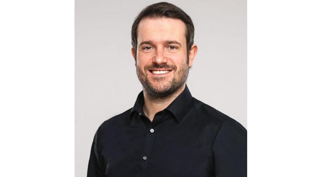 ARBEITSKLAUSUR MIT TEAMBUILDINGCHARAKTER ARBEITSKLAUSUR MIT TEAMBUILDINGCHARAKTER