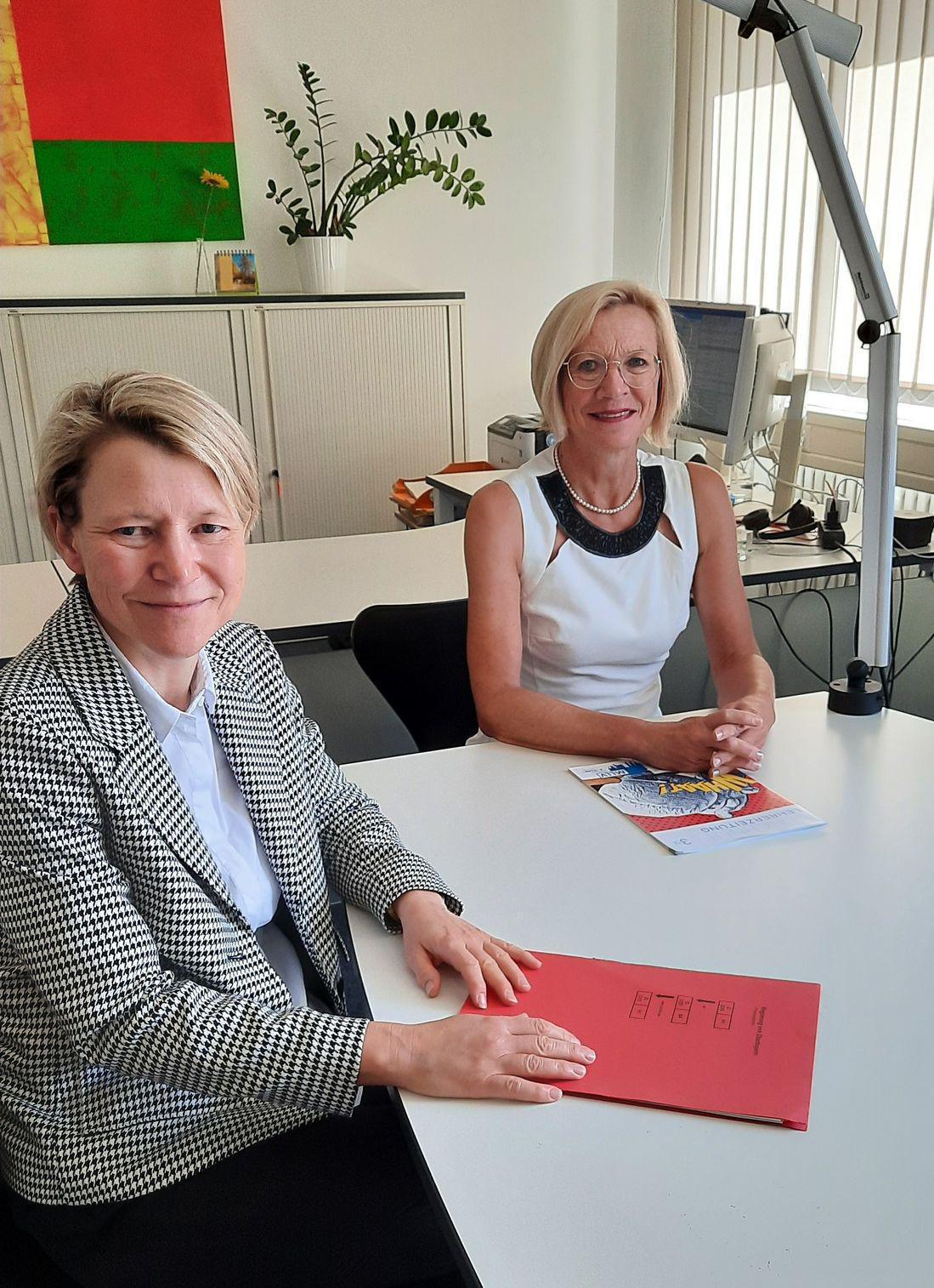 DEUTSCHKLASSEN – EIN BITTERES FAZIT NACH 3 JAHREN DER UMSTRUKTURIERUNG DEUTSCHKLASSEN – EIN BITTERES FAZIT NACH 3 JAHREN DER UMSTRUKTURIERUNG