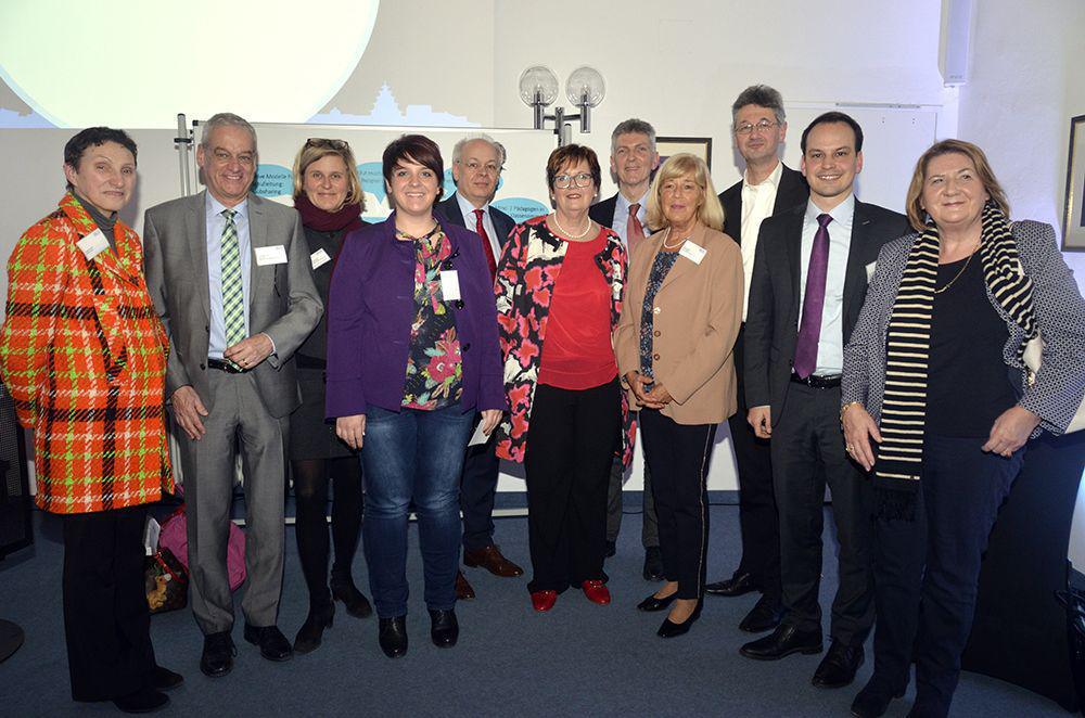 AUSRUFEZEICHEN STATT FRAGEZEICHEN AUSRUFEZEICHEN STATT FRAGEZEICHEN