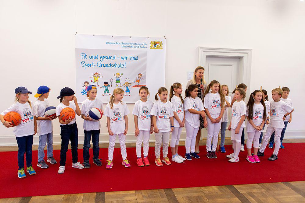 SPORT – GRUNDSCHULE „SANKT ANNA BEWEGT SICH“ SPORT – GRUNDSCHULE „SANKT ANNA BEWEGT SICH“