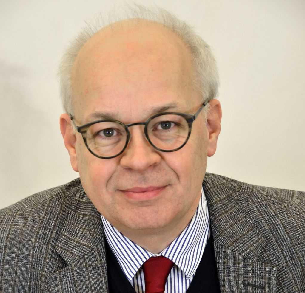 KOMMENTAR ZUR AKTUELLEN SCHULPOLITISCHEN SITUATION: KOMMENTAR ZUR AKTUELLEN SCHULPOLITISCHEN SITUATION: