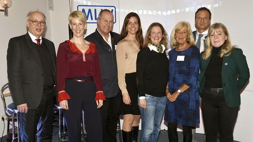 KOMMENTAR ZUR AKTUELLEN SCHULPOLITISCHEN SITUATION KOMMENTAR ZUR AKTUELLEN SCHULPOLITISCHEN SITUATION