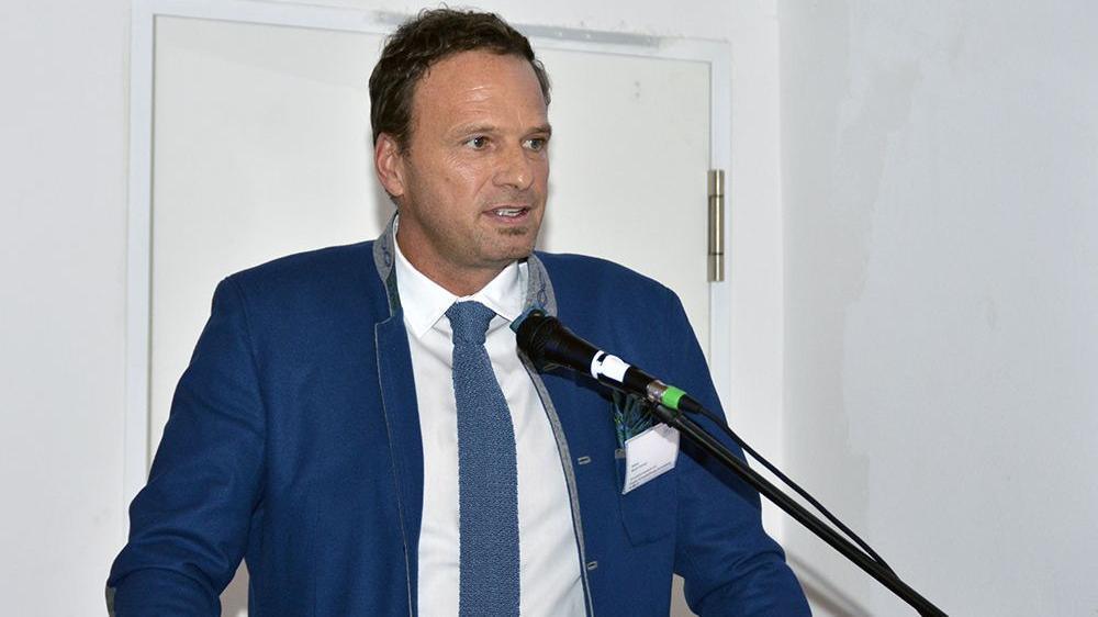 KOMMENTAR ZUR AKTUELLEN SCHULPOLITISCHEN SITUATION KOMMENTAR ZUR AKTUELLEN SCHULPOLITISCHEN SITUATION