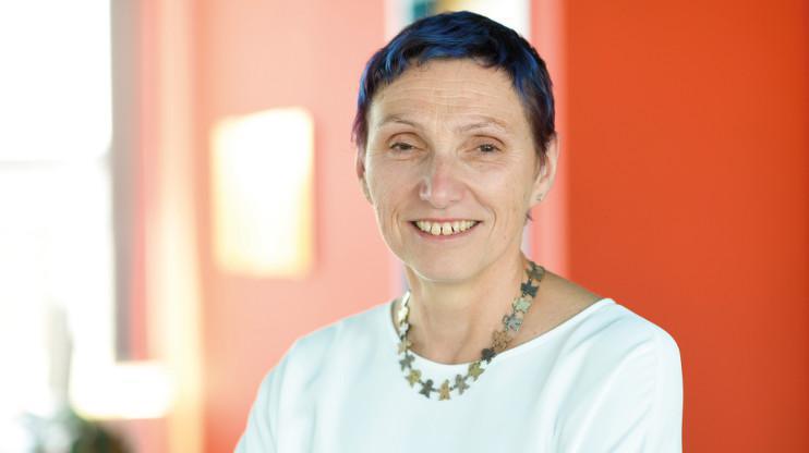 BILDUNG UND DIGITALISIERUNG IN ZEITEN DER CORONA KRISE BILDUNG UND DIGITALISIERUNG IN ZEITEN DER CORONA KRISE