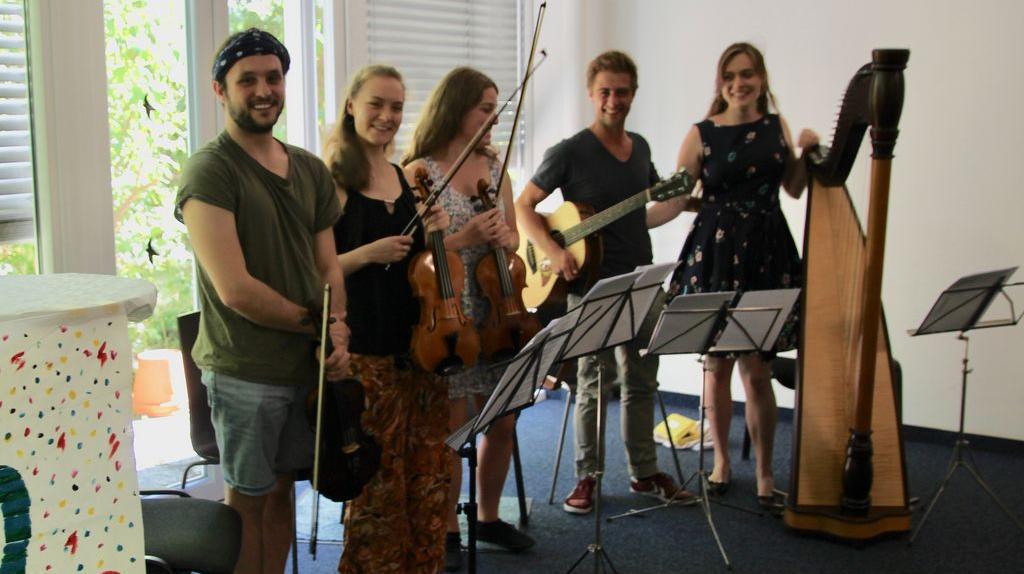 DAS CIMBERNHEIM FEIERT 60-JÄHRIGES JUBILÄUM DAS CIMBERNHEIM FEIERT 60-JÄHRIGES JUBILÄUM