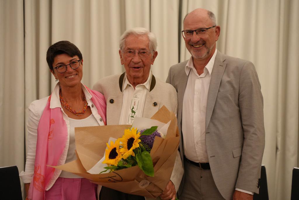 VERANSTALTUNG: Ehrenabend für die Jahrgänge 2020/21 VERANSTALTUNG: Ehrenabend für die Jahrgänge 2020/21