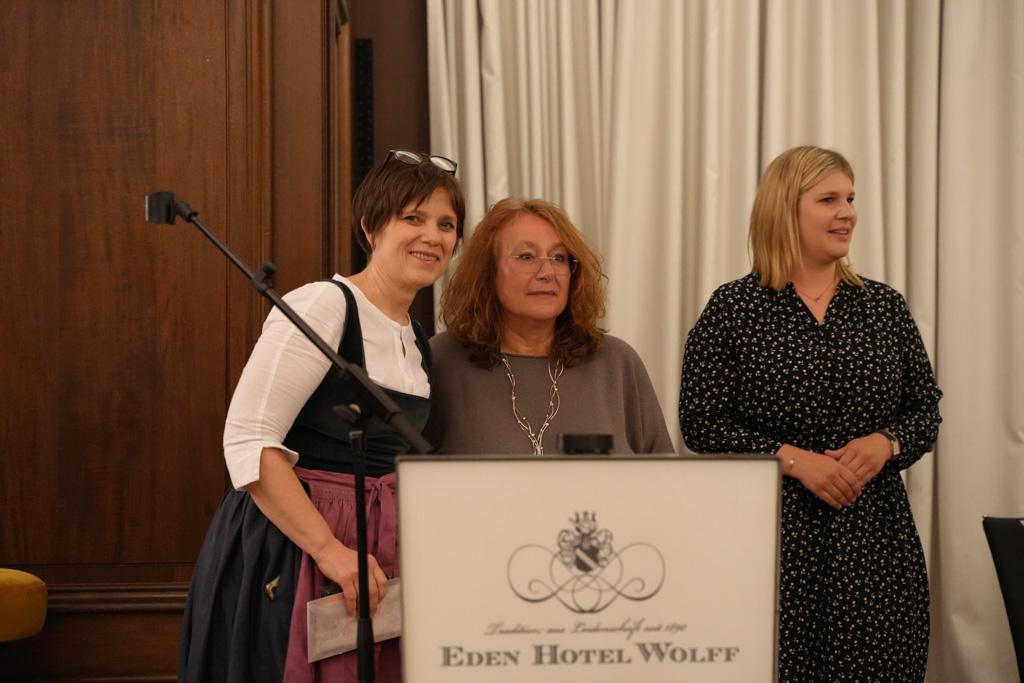 VERANSTALTUNG: Ehrenabend für die Jahrgänge 2020/21 VERANSTALTUNG: Ehrenabend für die Jahrgänge 2020/21