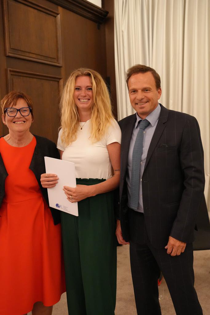 VERANSTALTUNG: Ehrenabend für die Jahrgänge 2020/21 VERANSTALTUNG: Ehrenabend für die Jahrgänge 2020/21