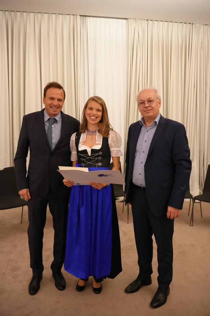 VERANSTALTUNG: Ehrenabend für die Jahrgänge 2020/21 VERANSTALTUNG: Ehrenabend für die Jahrgänge 2020/21