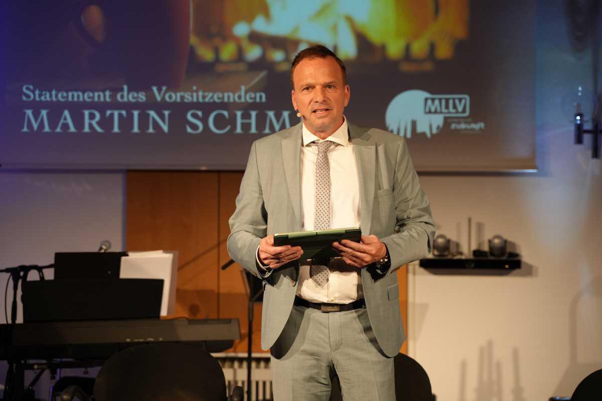 Das Kamingespräch 2023 war erneut ein voller Erfolg, safe! – Politik bleibt blass und flext wenig Das Kamingespräch 2023 war erneut ein voller Erfolg, safe! – Politik bleibt blass und flext wenig