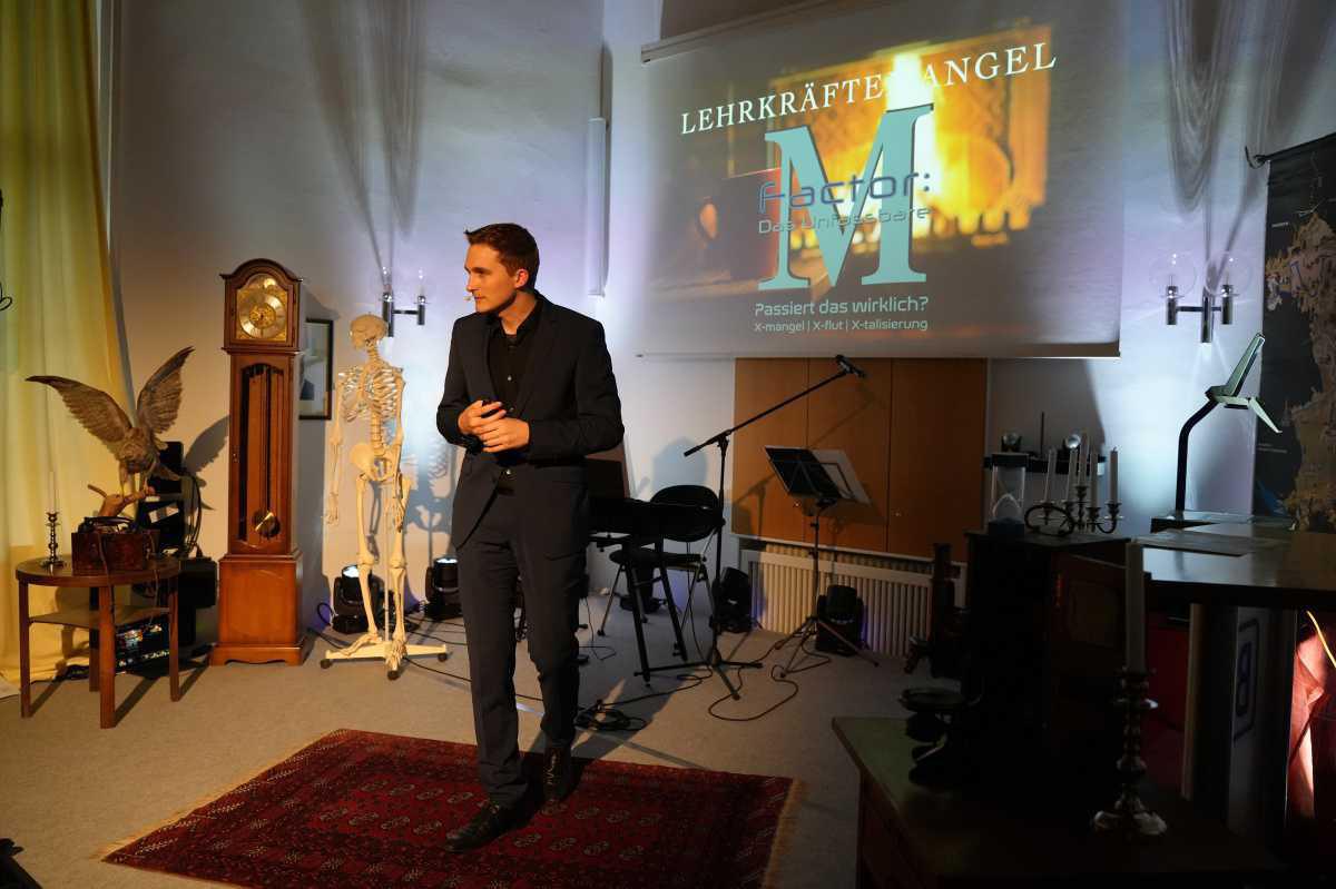 Das Kamingespräch 2023 war erneut ein voller Erfolg, safe! – Politik bleibt blass und flext wenig Das Kamingespräch 2023 war erneut ein voller Erfolg, safe! – Politik bleibt blass und flext wenig