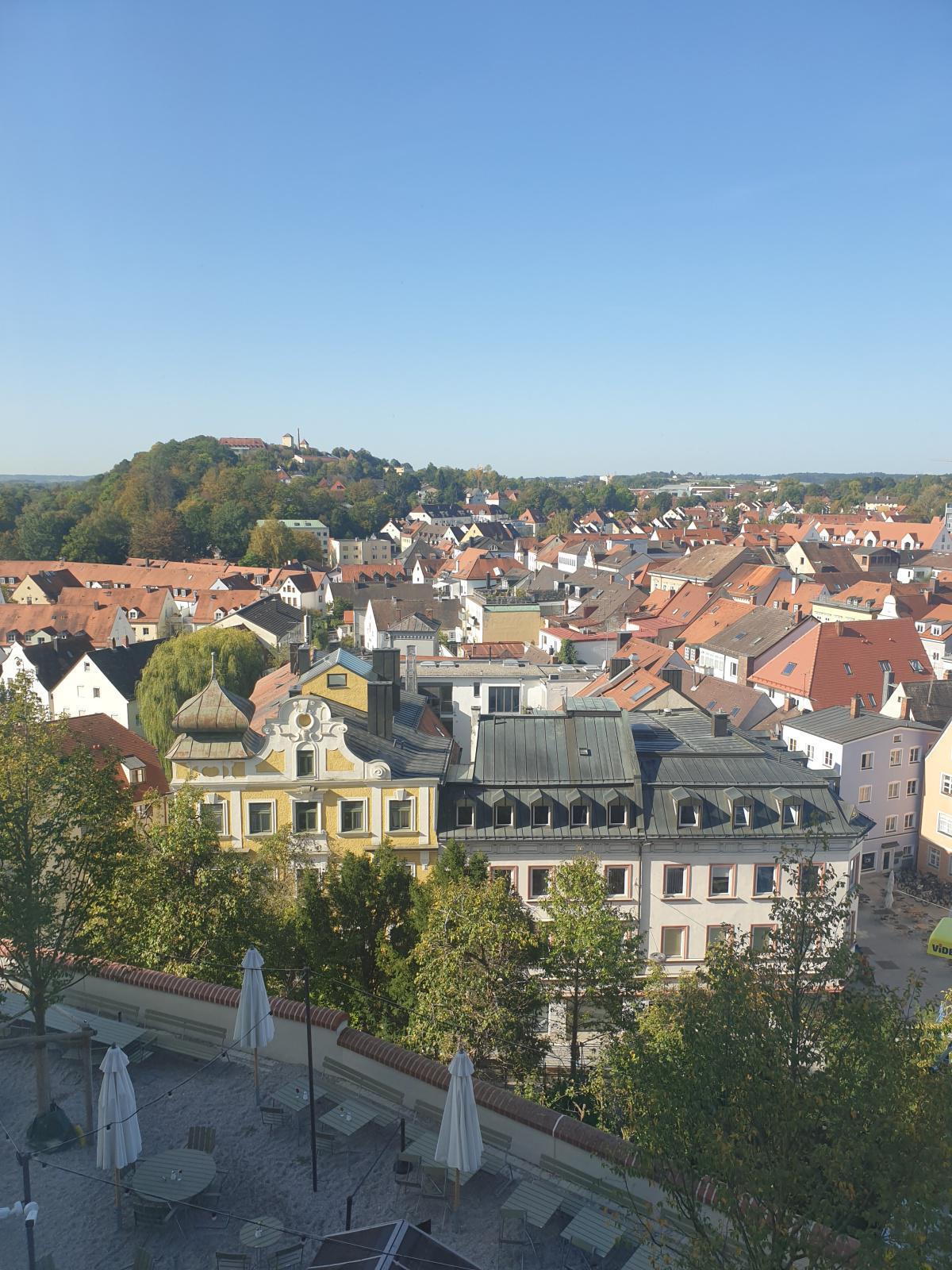Kontraste in Freising: Der renovierte Domberg … Kontraste in Freising: Der renovierte Domberg …
