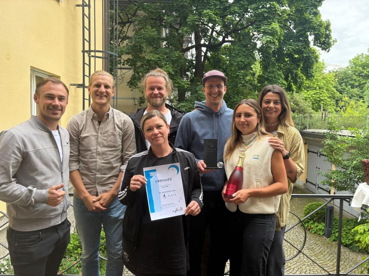 Premiere gelungen – Die erste Münchner Lehrer-Volleyballliga feiert ihren Abschluss! Premiere gelungen – Die erste Münchner Lehrer-Volleyballliga feiert ihren Abschluss!