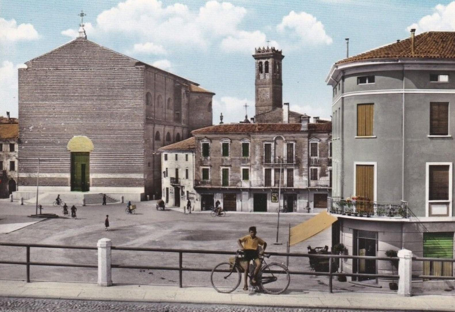 Piazza della Libertà primi anni '50