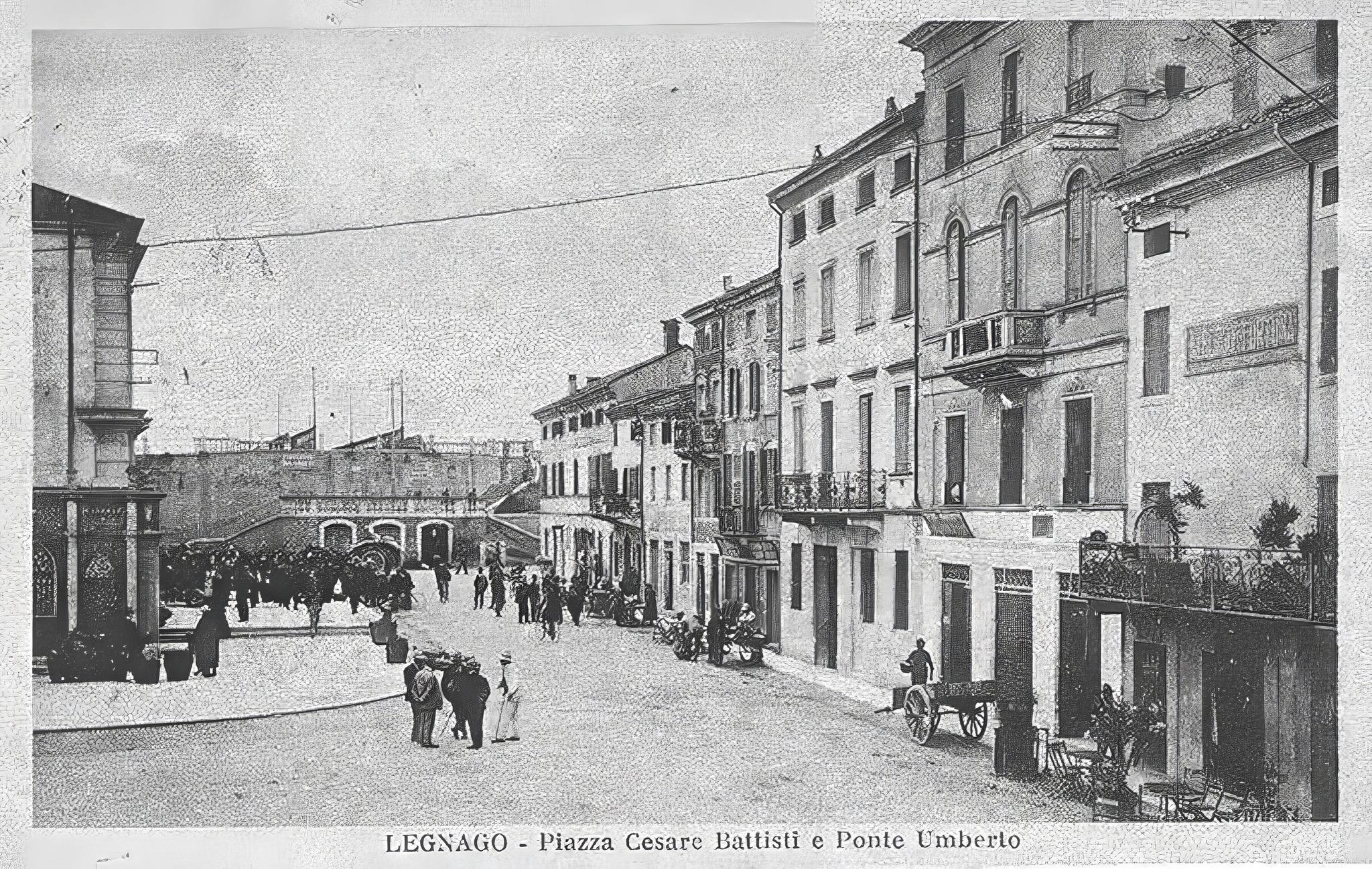 Piazza Cesare Battisti e Ponte Umberto fine anni '20