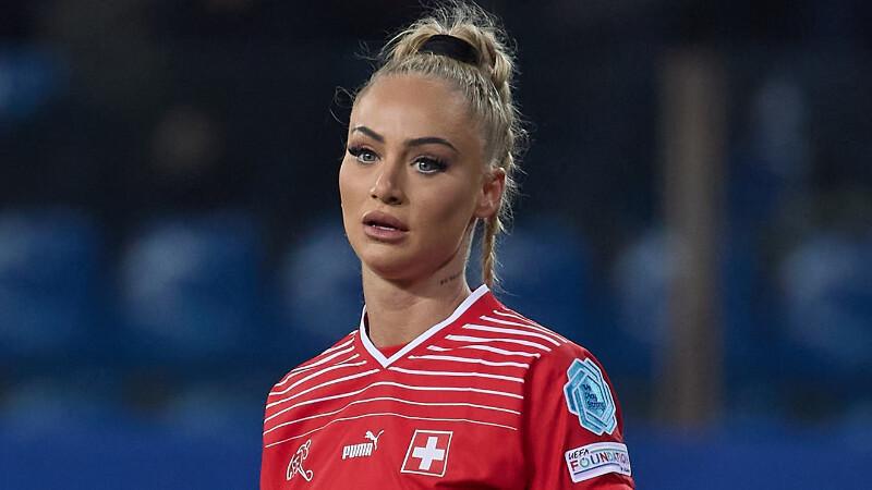 Addio Juve, Ciao Como: Alisha Lehmann cambia aria con il sorriso