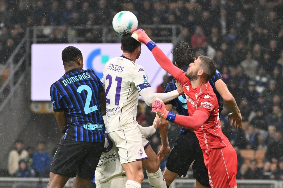 Serie A, 9ª giornata: Roma e Napoli in vetta, Inter e Juve rilanciano. Genoa crolla, Milan frenato a Bergamo Serie A, 9ª giornata: Roma e Napoli in vetta, Inter e Juve rilanciano. Genoa crolla, Milan frenato a Bergamo