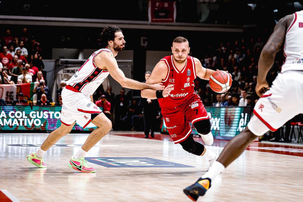 LBA 5ª giornata: Tortona, Bologna, Brescia e Milano in testa. Ancora a secco Treviso e Sassari LBA 5ª giornata: Tortona, Bologna, Brescia e Milano in testa. Ancora a secco Treviso e Sassari