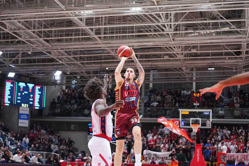 LBA 8ª giornata: Trapani sbanca Milano, Sassari in volata, Varese domina il derby, colpi esterni per Venezia e Brescia LBA 8ª giornata: Trapani sbanca Milano, Sassari in volata, Varese domina il derby, colpi esterni per Venezia e Brescia