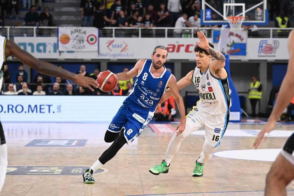 LBA 9ª giornata: Brescia e Bologna scappano, Milano cade a Trieste. Venezia risorge, Napoli convince