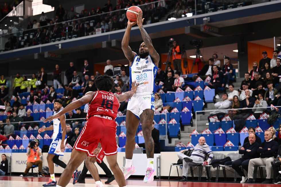 LBA: colpi esterni, rimonte e finali thrilling nella 18ª giornata