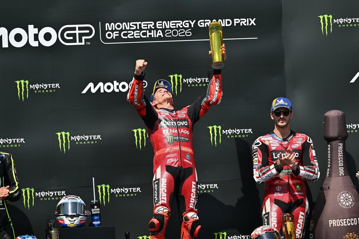 MotoGP, Marquez trionfa a Brno e riaccende il Mondiale: Bagnaia terzo, sorprende Ogura MotoGP, Marquez trionfa a Brno e riaccende il Mondiale: Bagnaia terzo, sorprende Ogura