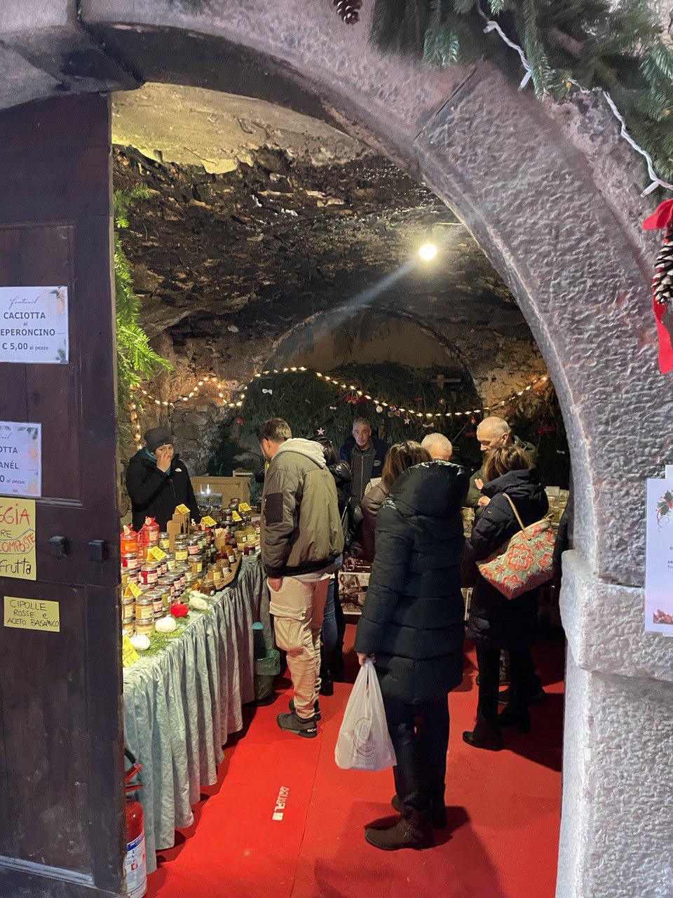 Mercatino Canale di Tenno Mercatino Canale di Tenno