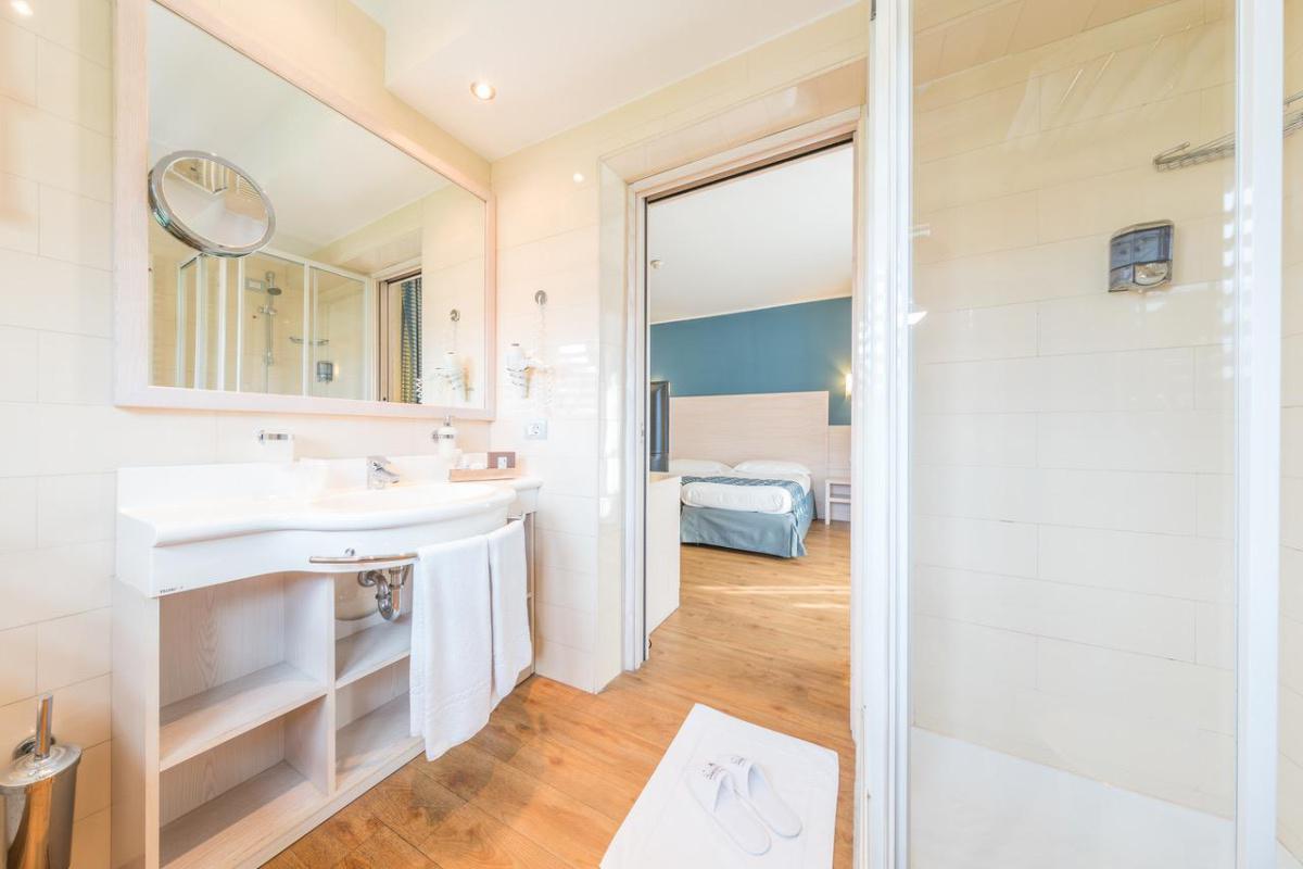 Bike Hotel Caravel Bike Hotel Caravel