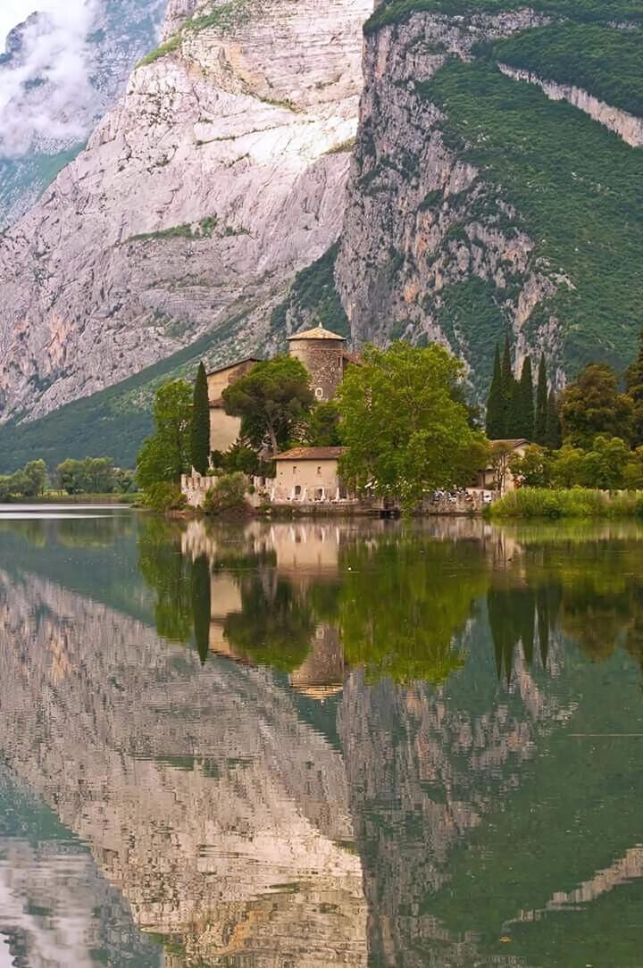 Castel Toblino Castel Toblino