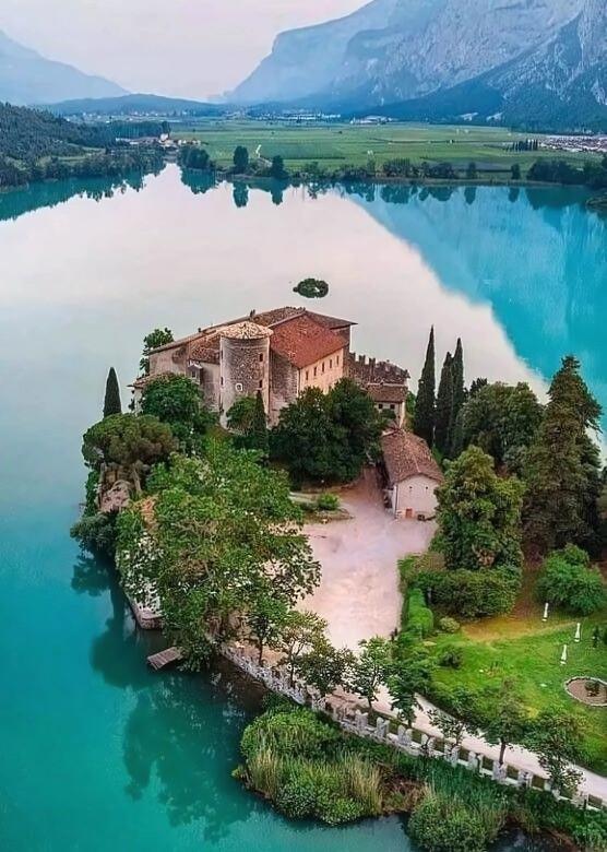 Castel Toblino Castel Toblino