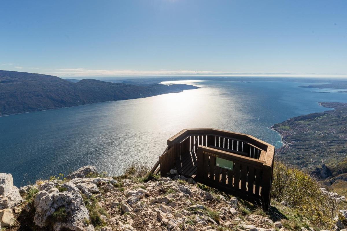 Trekking a Eremo di San Valentino e Cima Comer Trekking a Eremo di San Valentino e Cima Comer
