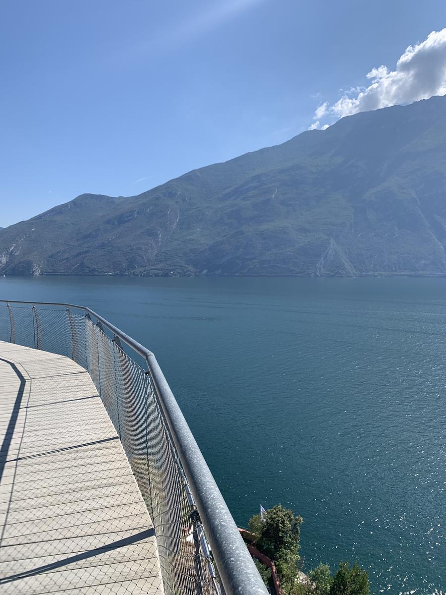 Limone sul Garda - Sentiero del sole - Ciclopedonale Limone sul Garda - Sentiero del sole - Ciclopedonale