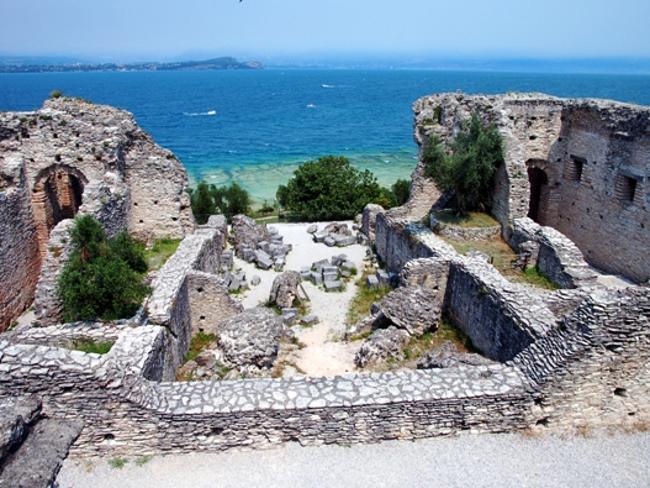Grotte di Catullo e Museo Archeologico di Sirmione Grotte di Catullo e Museo Archeologico di Sirmione