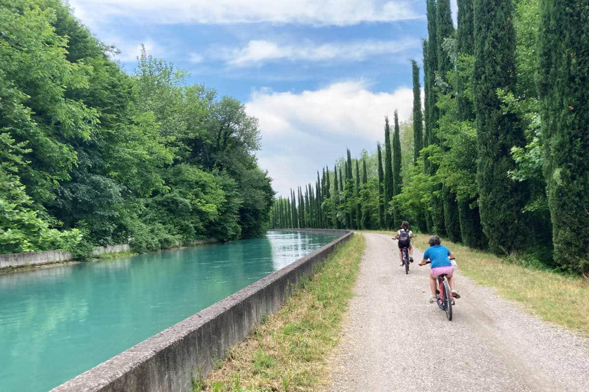 Ciclabile del Mincio: Peschiera del Garda – Borghetto sul Mincio – Mantova (41,3 Km) Ciclabile del Mincio: Peschiera del Garda – Borghetto sul Mincio – Mantova (41,3 Km)